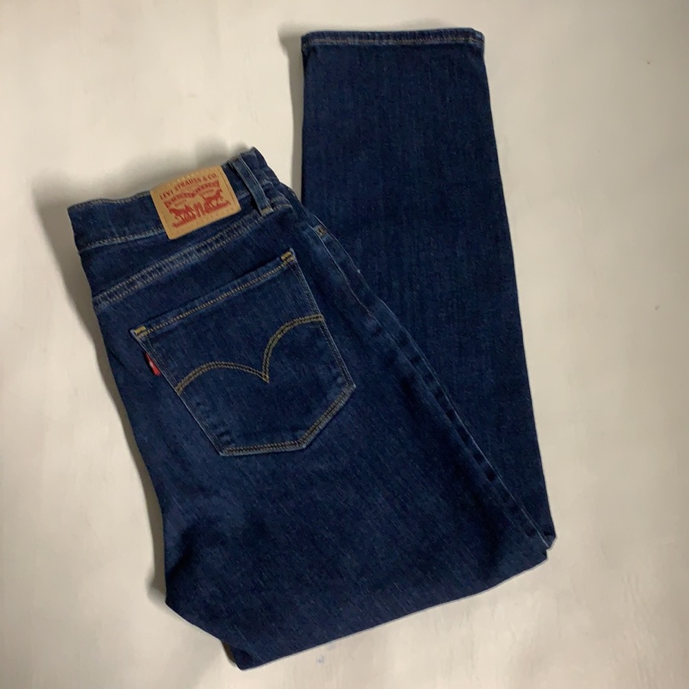 Levi’s Strauss& Co 724 women’s size 29 blue high rise straight crop denim Jeans.